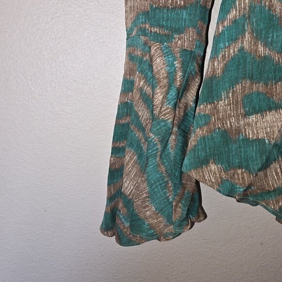Diane von Furstenberg DVF XS Blouse Green Brown Animal Print Bell Sleeve Button - Picture 5 of 14